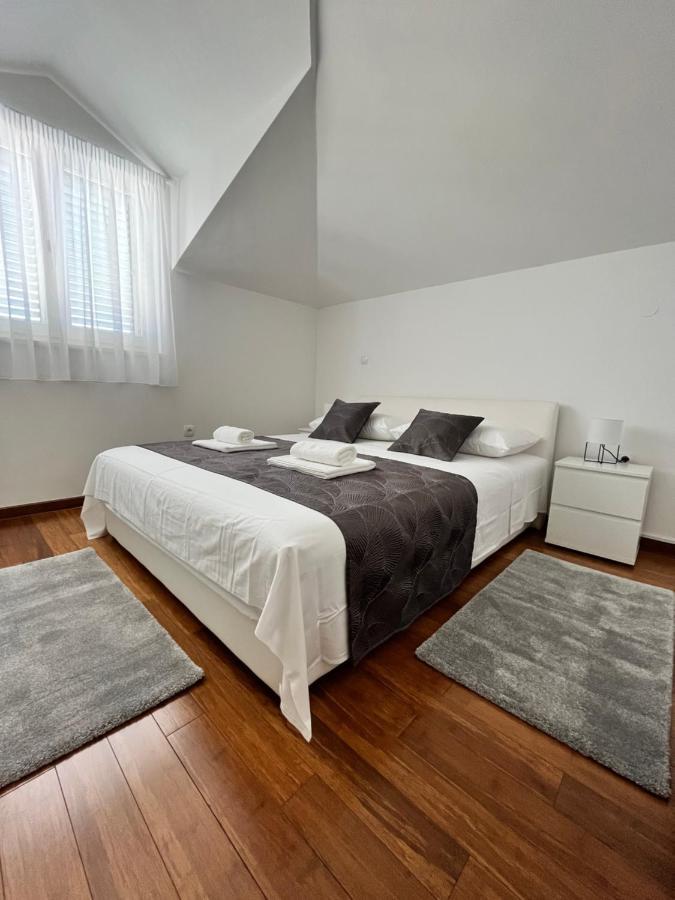 Sky - Beautiful Rooftop Apartment With Shared Pool Split Dış mekan fotoğraf