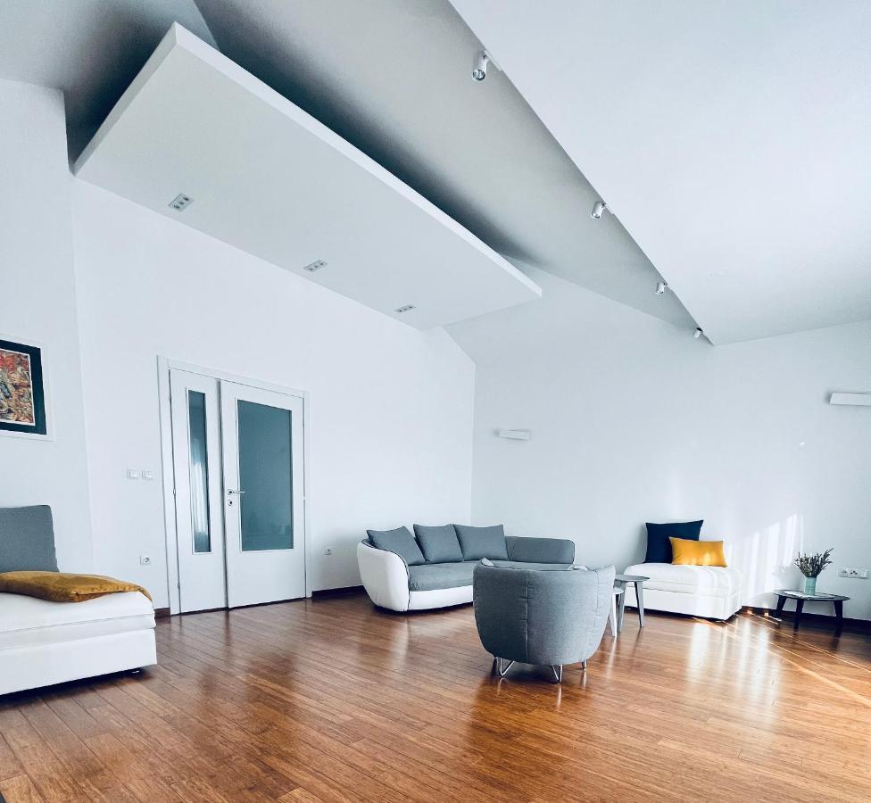 Sky - Beautiful Rooftop Apartment With Shared Pool Split Dış mekan fotoğraf