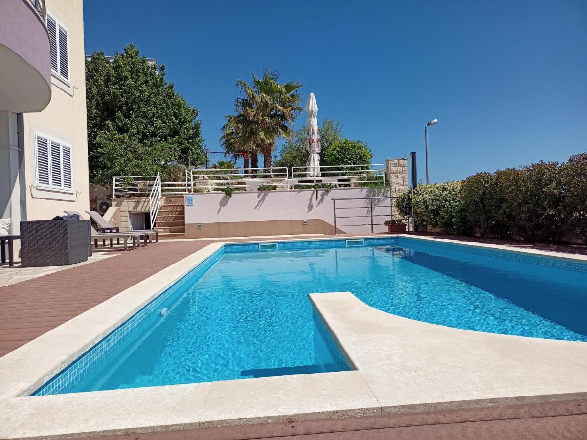 Sky - Beautiful Rooftop Apartment With Shared Pool Split Dış mekan fotoğraf